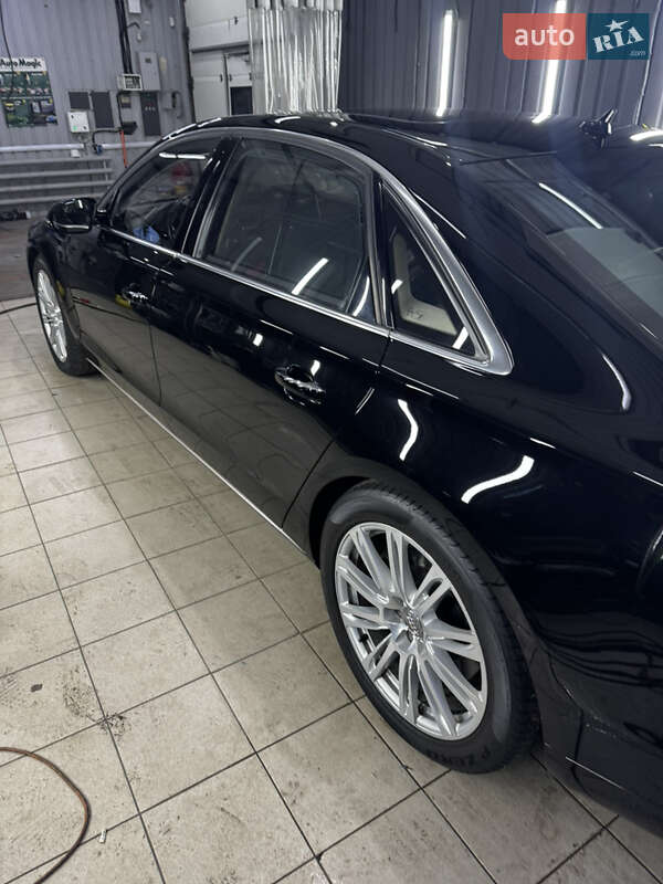 Седан Audi A8 2011 в Києві