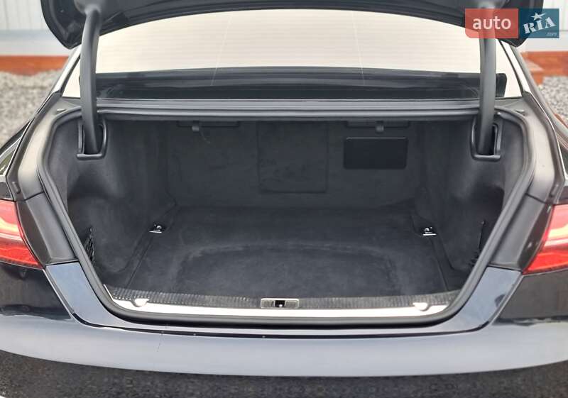 Седан Audi A8 2014 в Києві