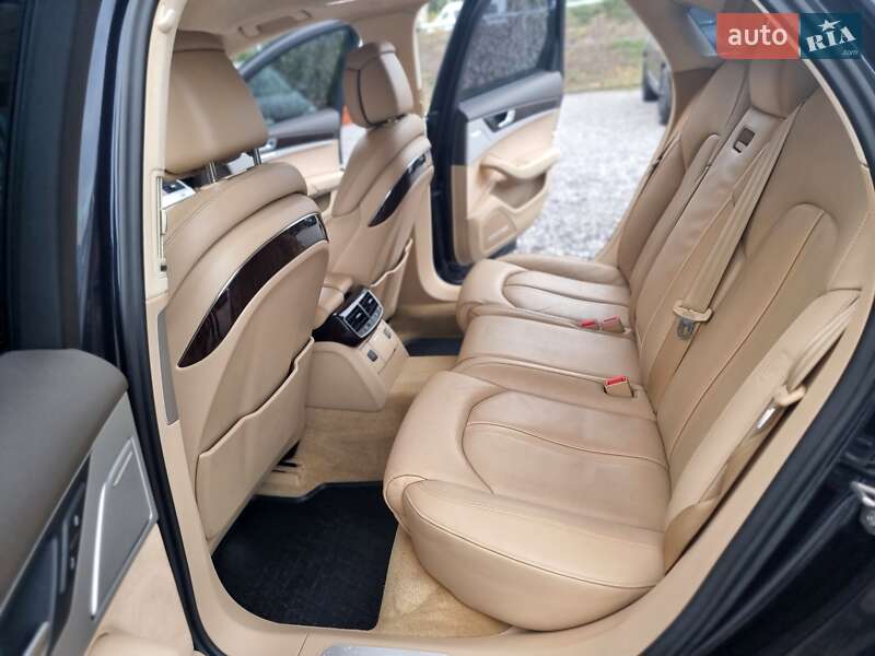 Седан Audi A8 2014 в Києві