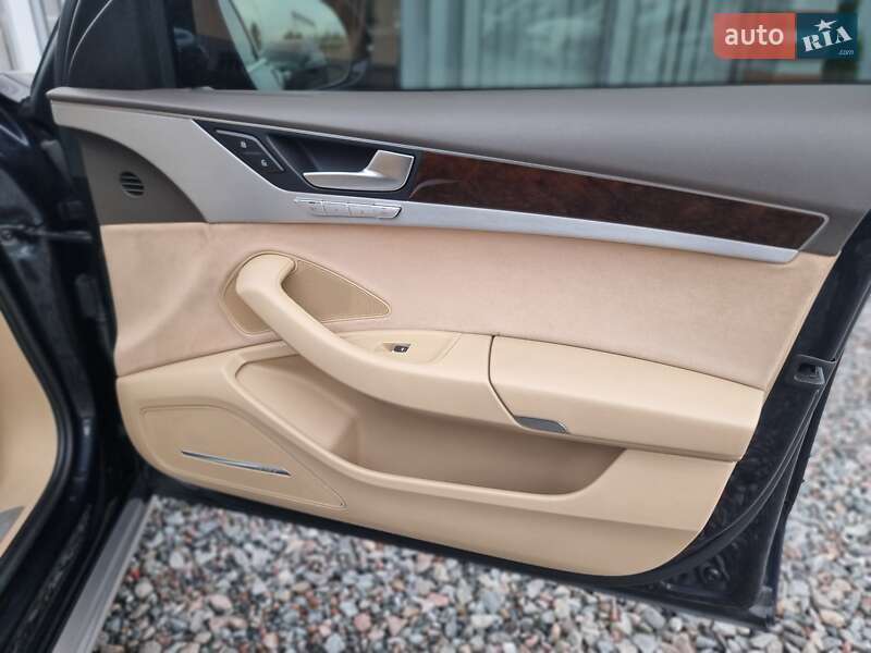 Седан Audi A8 2014 в Києві