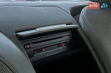 Седан Audi A8 2013 в Днепре