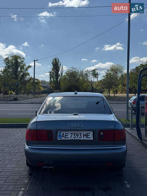 Седан Audi A8 1999 в Днепре