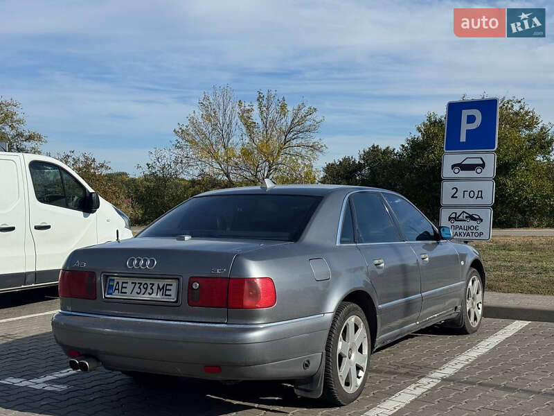 Седан Audi A8 1999 в Днепре