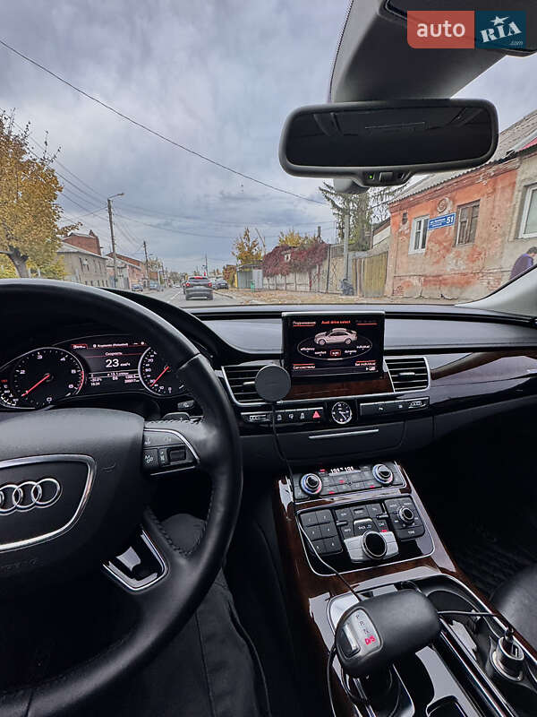 Седан Audi A8 2017 в Харкові