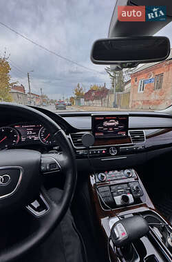 Седан Audi A8 2017 в 