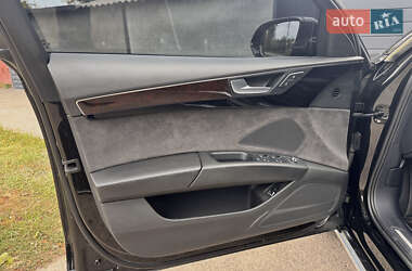 Седан Audi A8 2017 в 