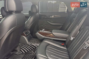Седан Audi A8 2017 в 