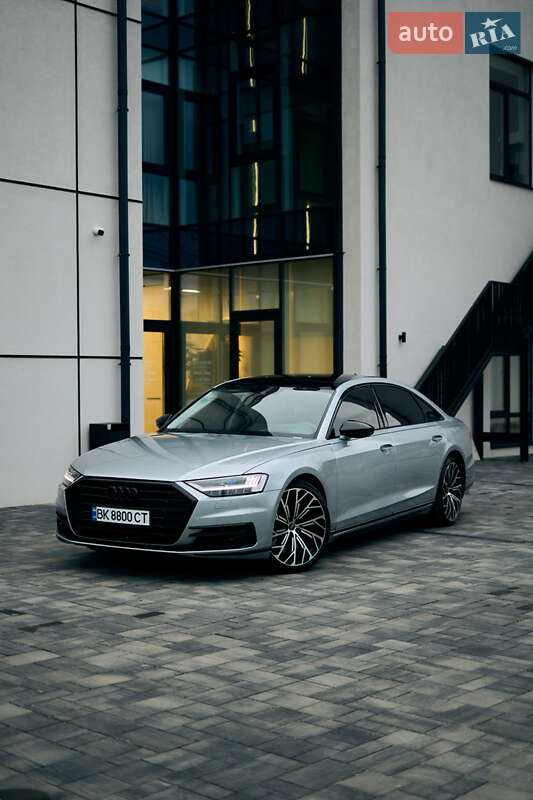 Седан Audi A8 2019 в Ровно