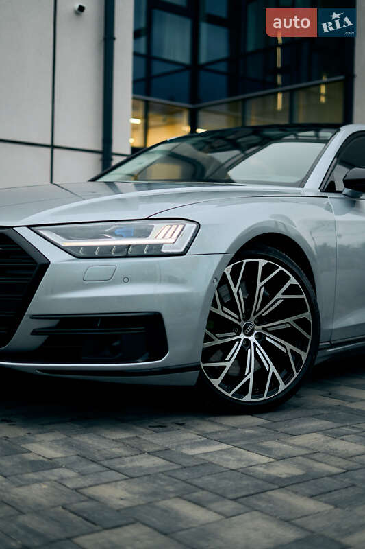 Седан Audi A8 2019 в Ровно
