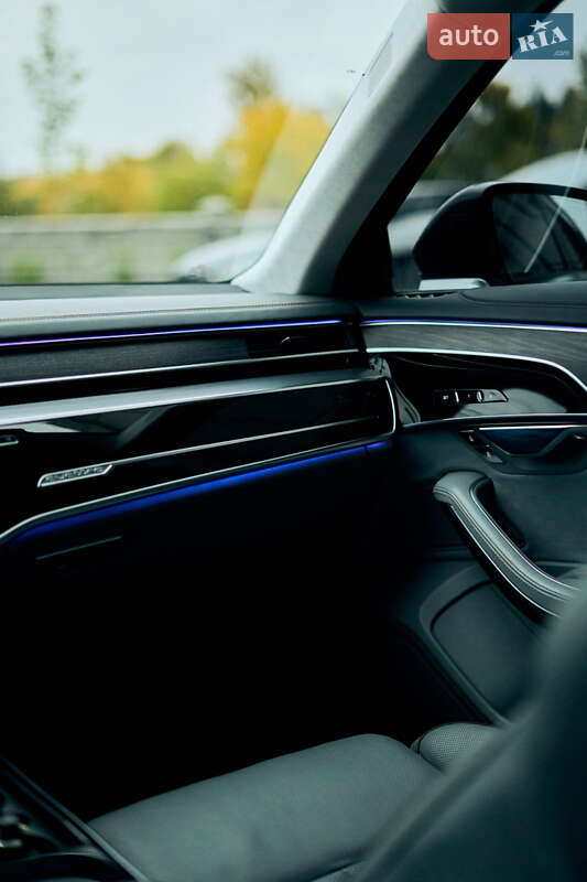 Седан Audi A8 2019 в Ровно