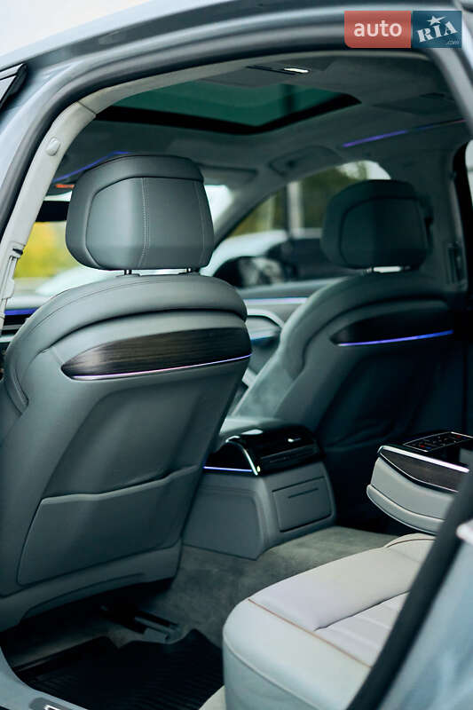 Седан Audi A8 2019 в Ровно
