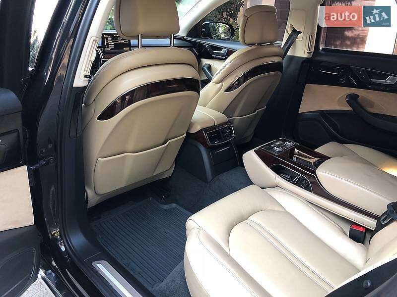 Седан Audi A8 2011 в Киеве