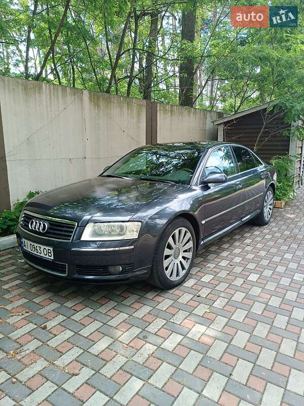 Седан Audi A8 2003 в Буче