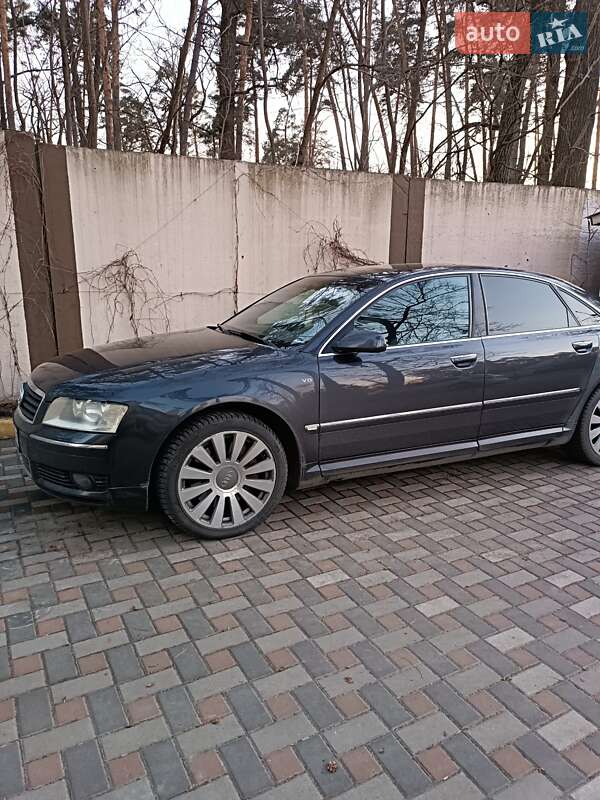 Седан Audi A8 2003 в Буче