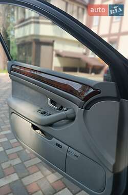 Седан Audi A8 2003 в 
