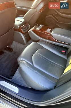 Седан Audi A8 2012 в 