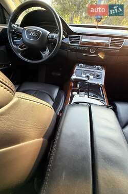 Седан Audi A8 2012 в 