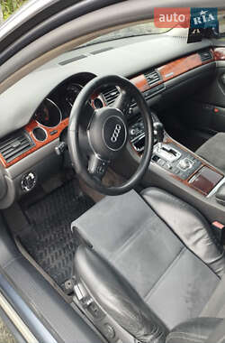 Седан Audi A8 2004 в 