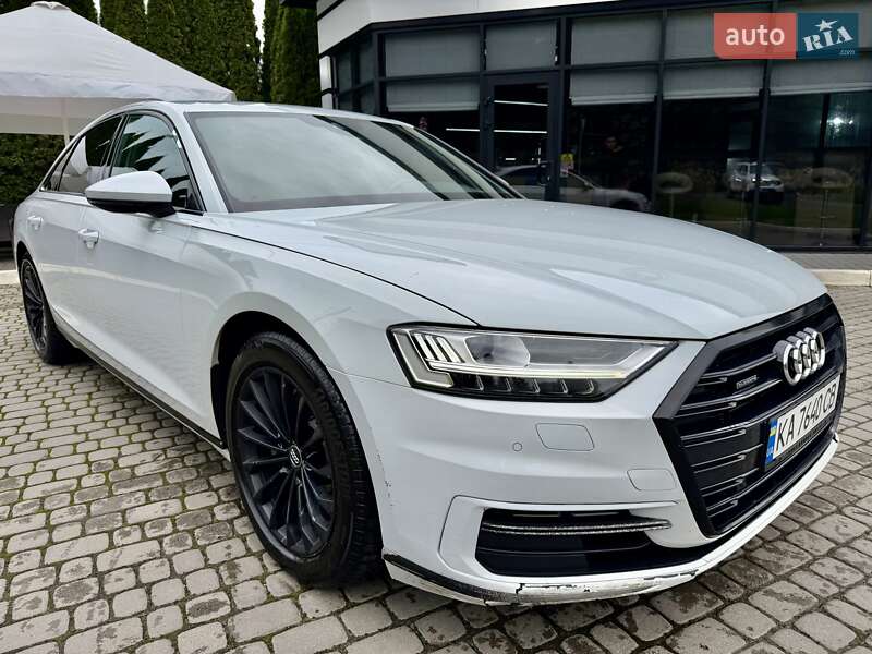 Седан Audi A8 2018 в Львове