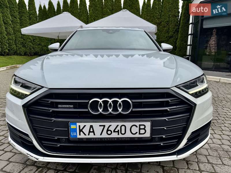 Седан Audi A8 2018 в Львове