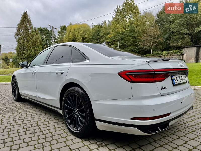 Седан Audi A8 2018 в Львове