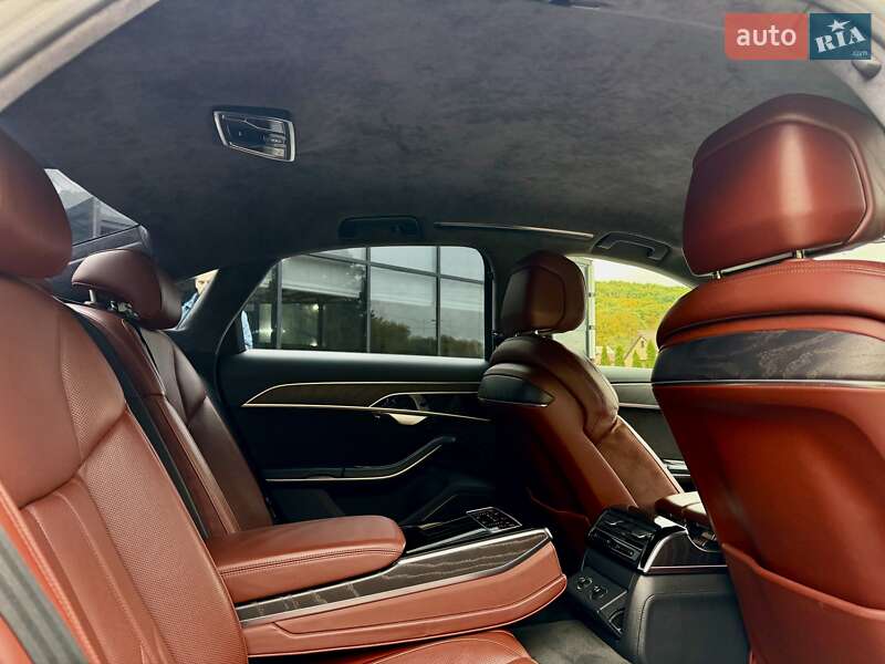 Седан Audi A8 2018 в Львове