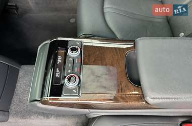 Седан Audi A8 2017 в 