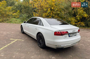 Седан Audi A8 2016 в 