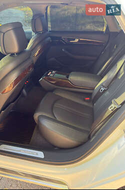 Седан Audi A8 2016 в 