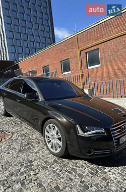 Седан Audi A8 2013 в  фото 3 Седан Audi A8 2013 в