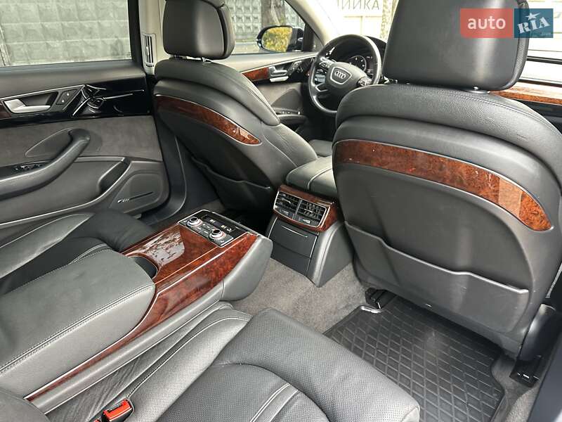 Седан Audi A8 2013 в Киеве