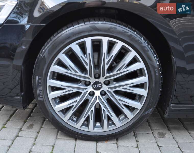 Седан Audi A8 2023 в Одессе