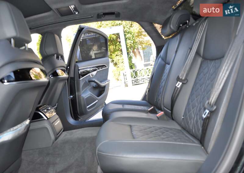 Седан Audi A8 2023 в Одессе