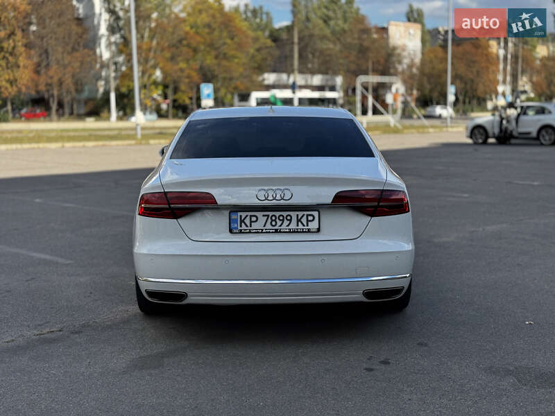 Седан Audi A8 2014 в Запорожье