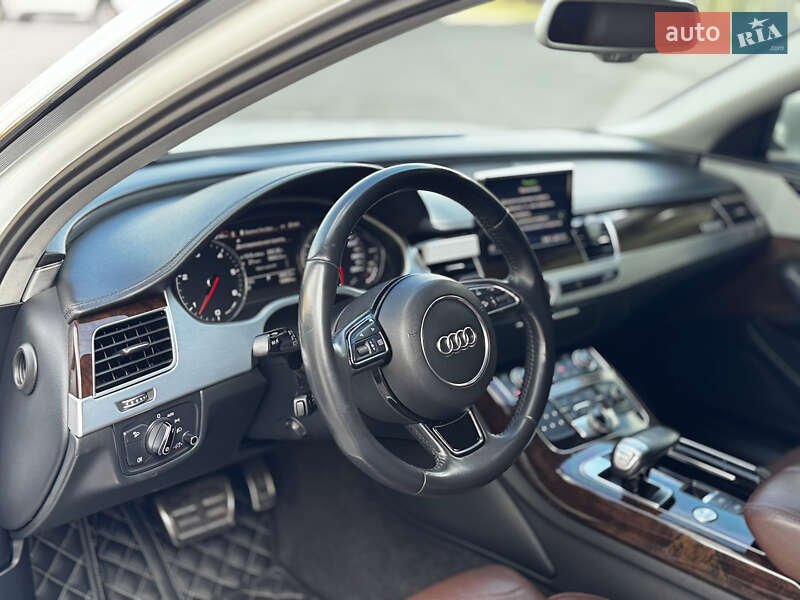 Седан Audi A8 2014 в Запорожье