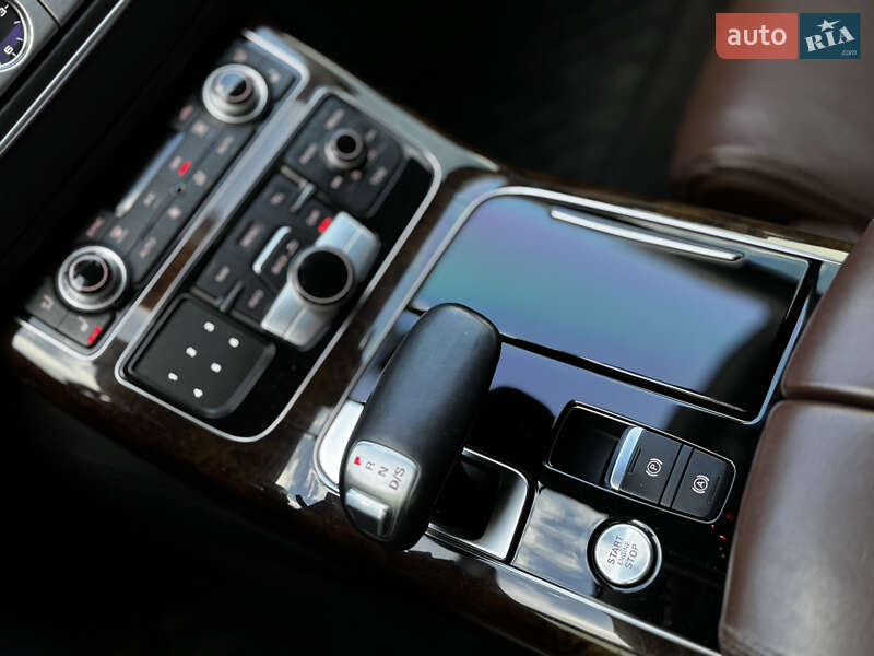 Седан Audi A8 2014 в Запорожье
