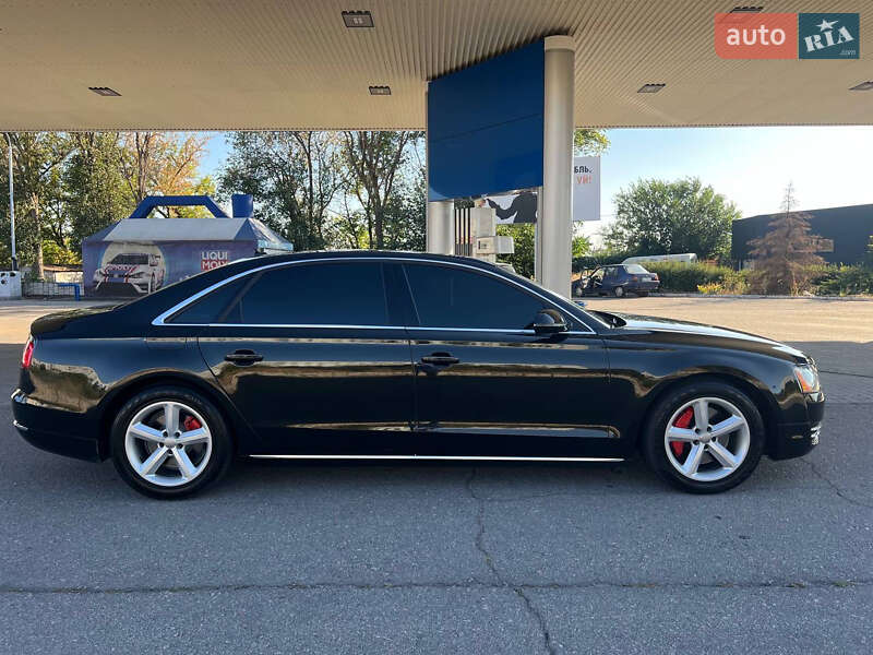 Седан Audi A8 2013 в Харькове