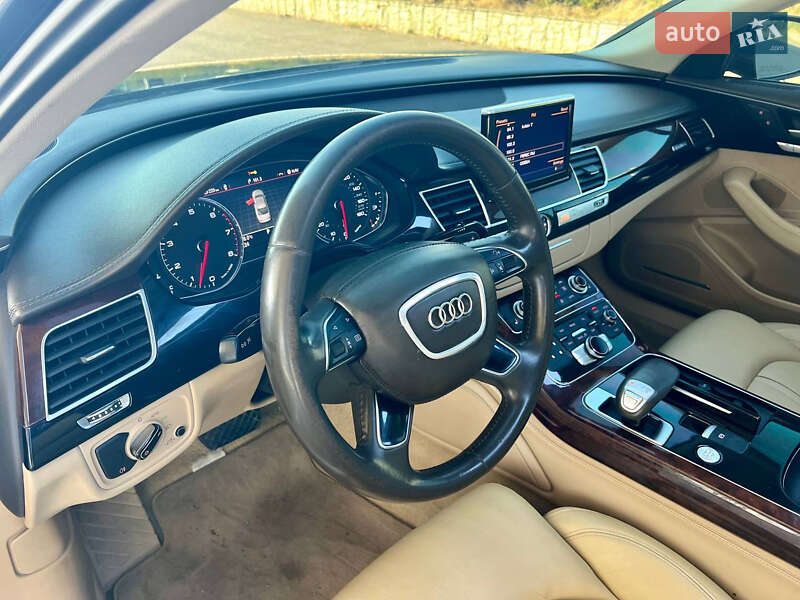 Седан Audi A8 2013 в Харькове