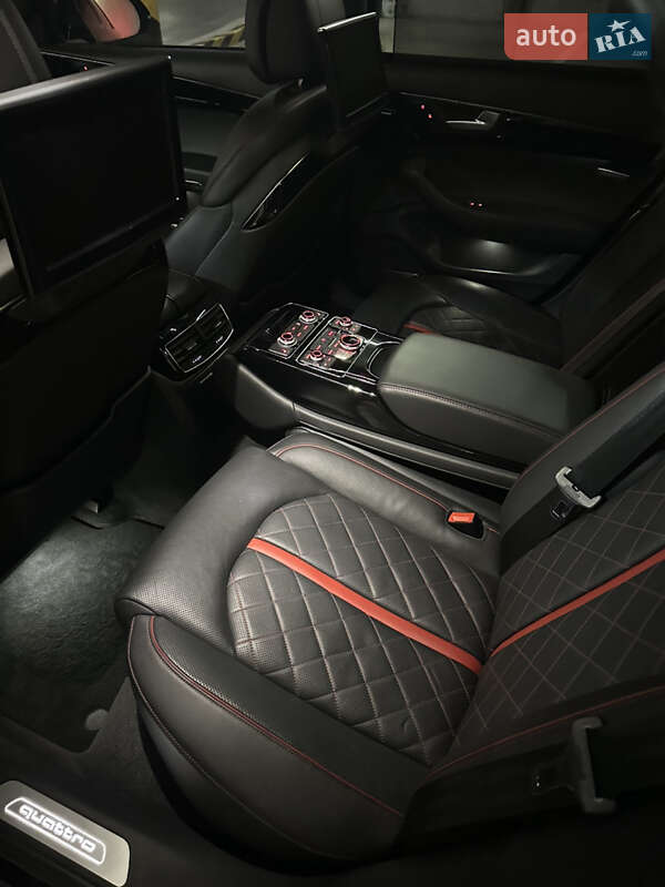 Седан Audi A8 2017 в Києві
