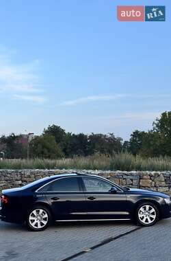 Седан Audi A8 2011 в 