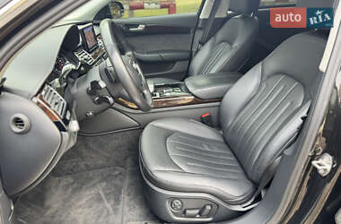 Седан Audi A8 2017 в 