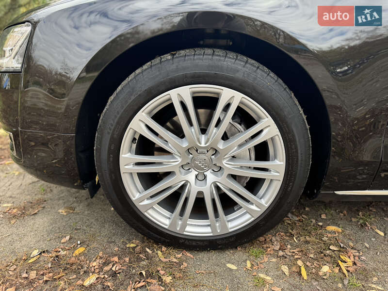 Седан Audi A8 2017 в Харькове