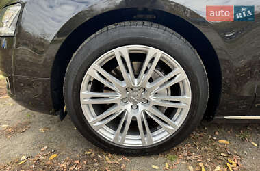 Седан Audi A8 2017 в 