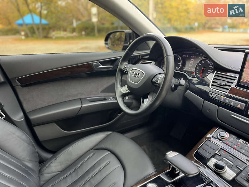 Седан Audi A8 2017 в Харькове