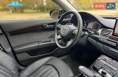 Седан Audi A8 2017 в 