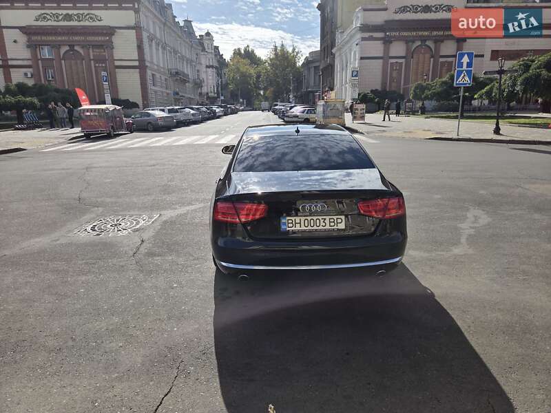 Седан Audi A8 2013 в Одессе