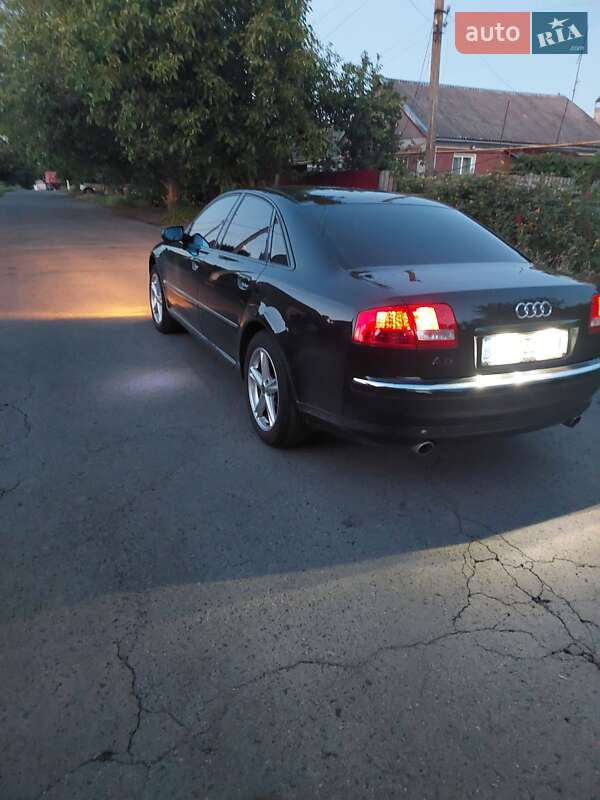 Седан Audi A8 2007 в П'ятихатках