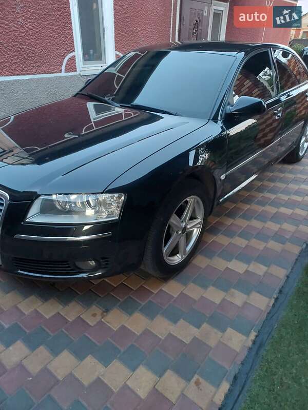 Седан Audi A8 2007 в П'ятихатках