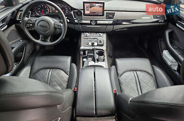 Седан Audi A8 2017 в 