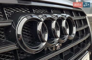 Седан Audi A8 2017 в 
